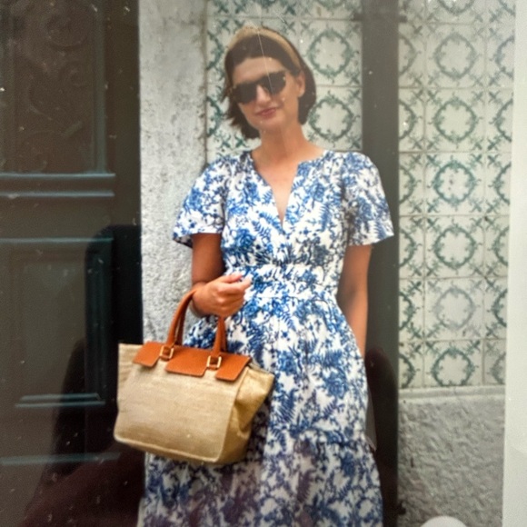 J. McLaughlin McKenna Handbag with shoulder Strap - Picture 2 of 8